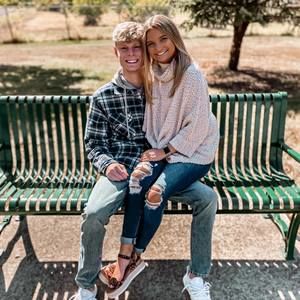 Meet your Posher, Casey